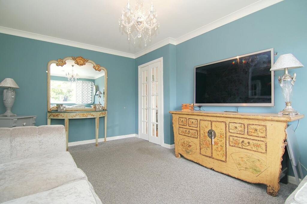 Cleckheaton Road, Low Moor, Bradford, BD12 photo 3