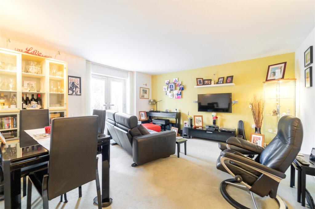 Apartment in Birmingham, West Midlands - View 5