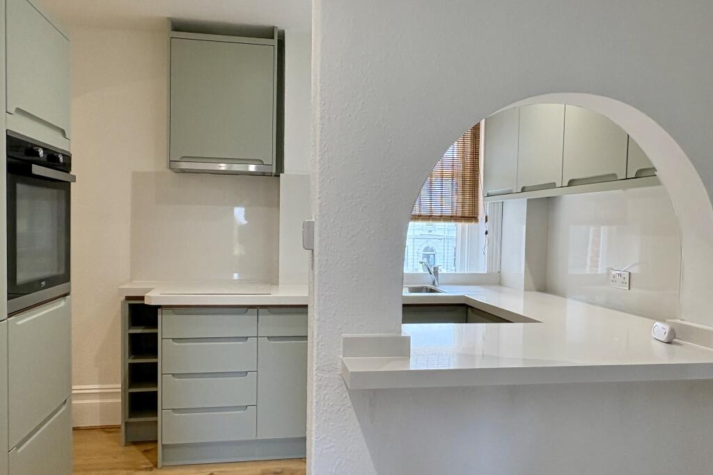 Apartment in Tonbridge - More
