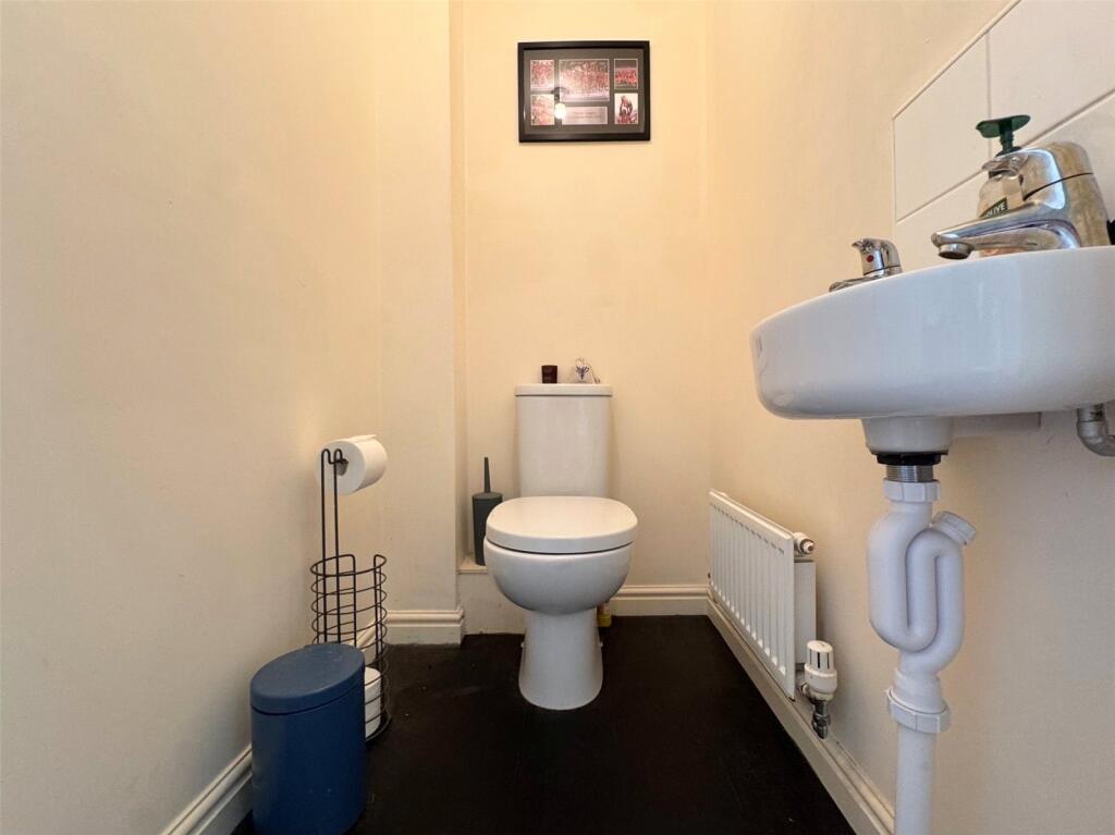 House in Birmingham, West Midlands - More