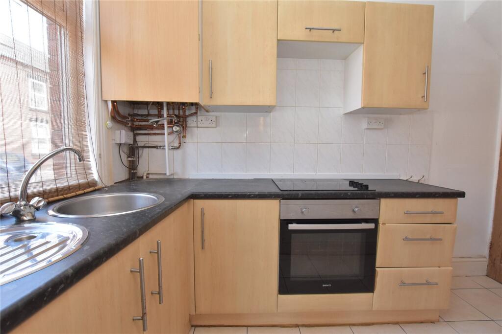 Spring Grove View, Leeds, West Yorkshire - View 3
