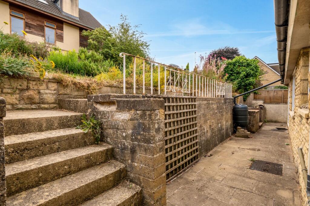 House in Stroud - More