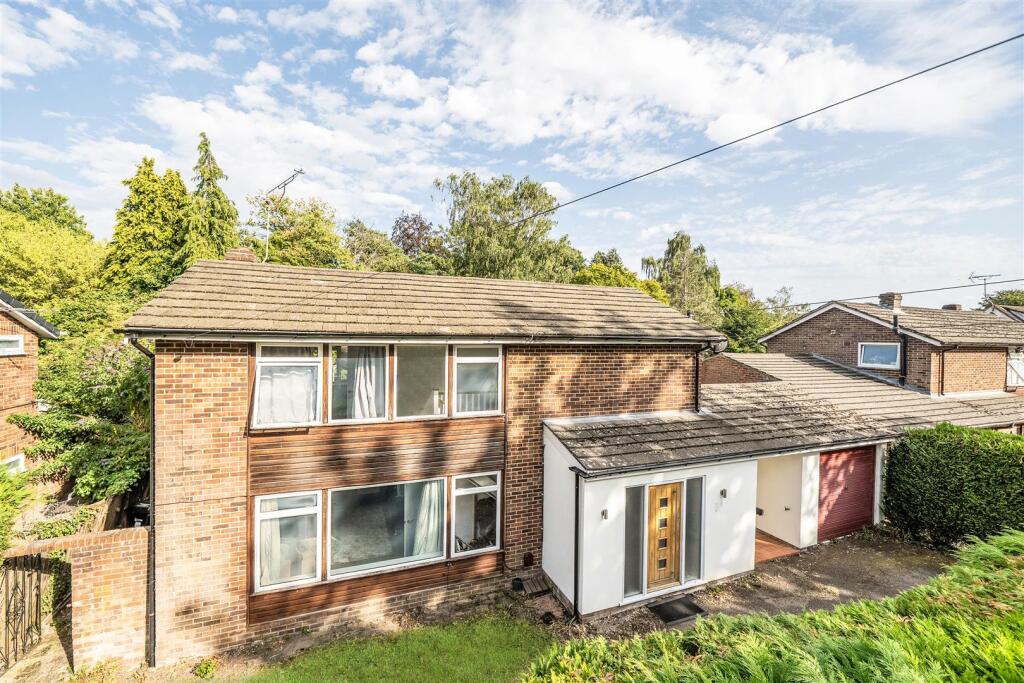 Main image of property: Finchampstead Road, Finchampstead, Berkshire, RG40 3LA