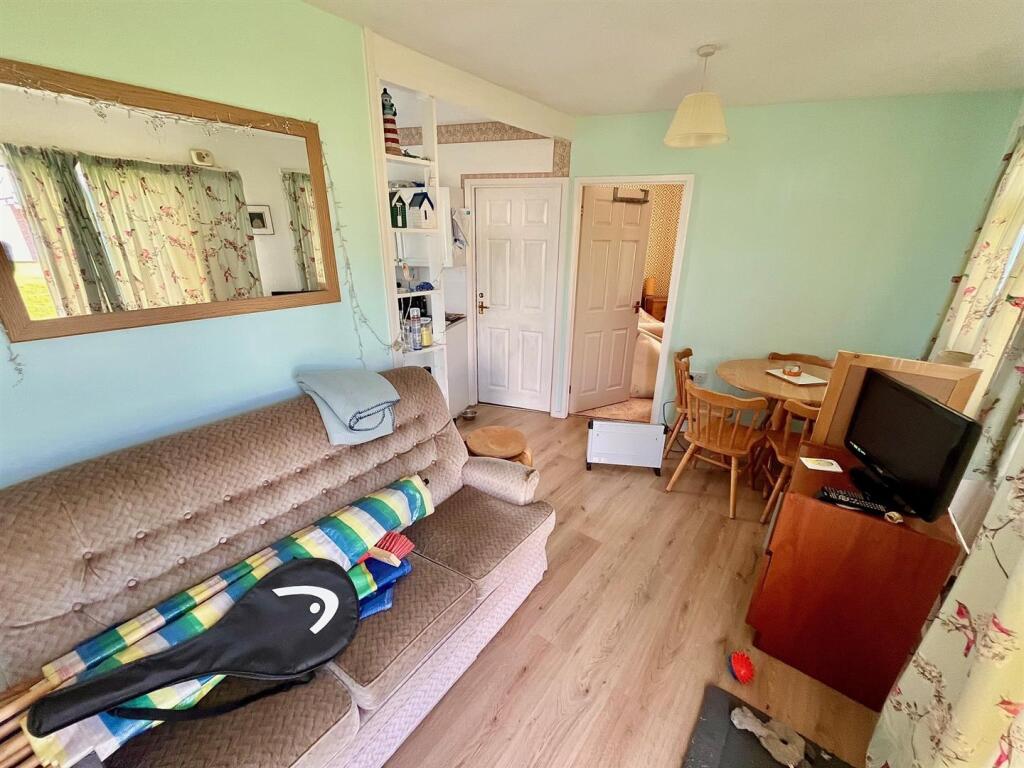 Edward Road, Winterton-On-Sea, Great Yarmouth - View 2