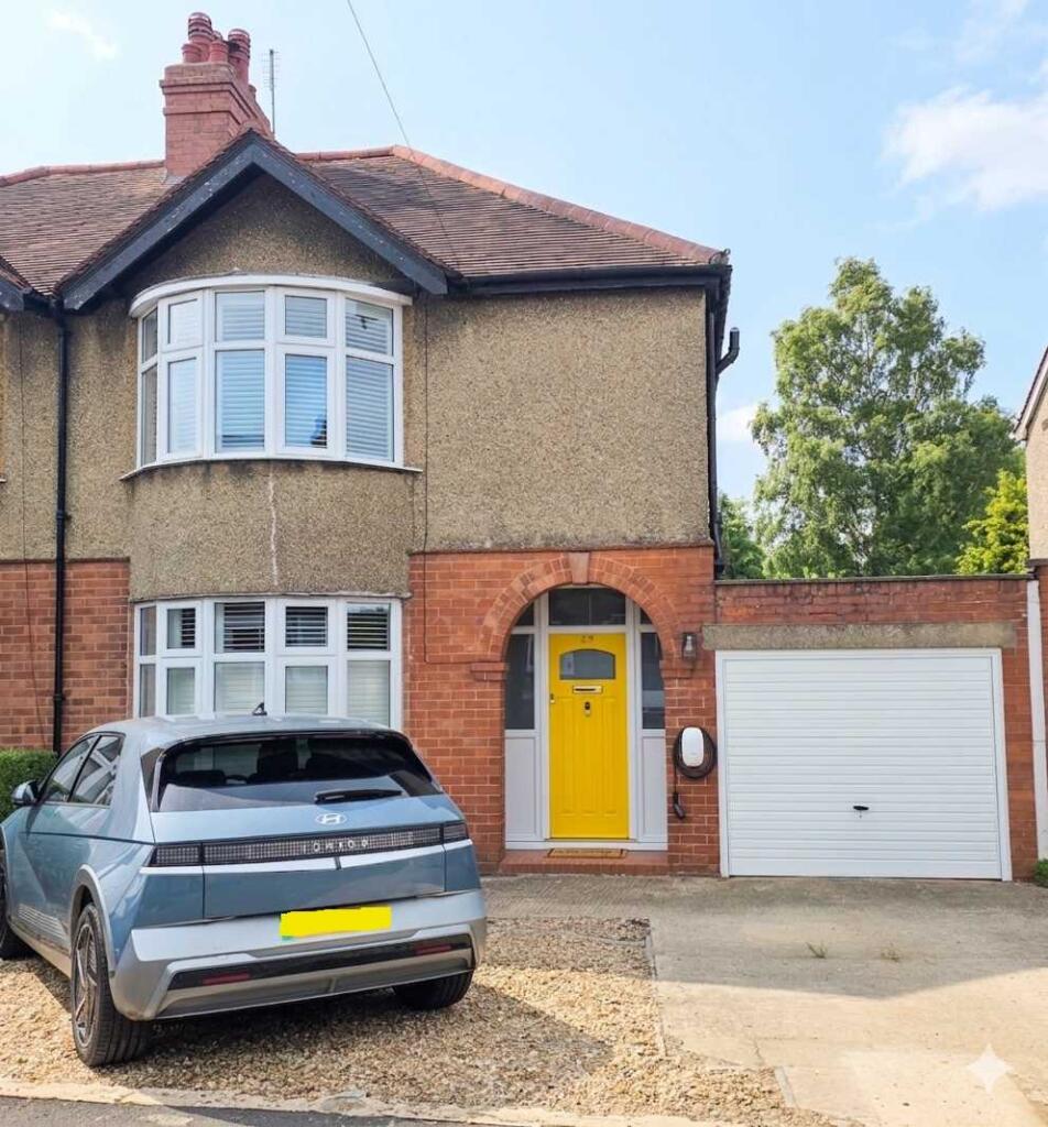 3-bed semi-detached on Stacey Avenue, Wolverton, Milton Keynes, £475,000