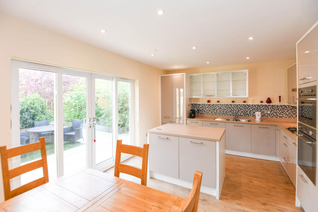 Great Dunns Close, Beckington - View 2