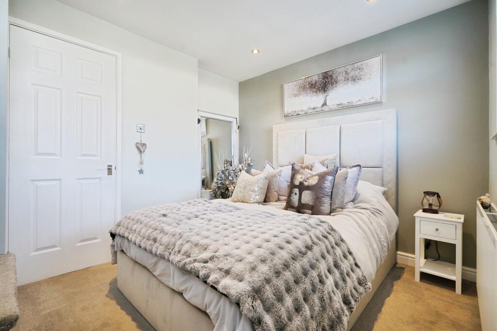 59 Rosecroft Gardens photo 4