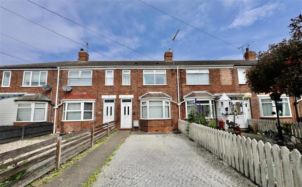 2-bed terraced on Glebe Road, Hull, £125,000