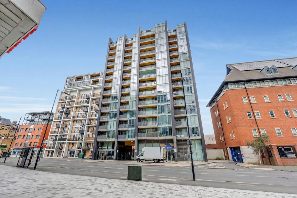 Apartment in Sutton - More