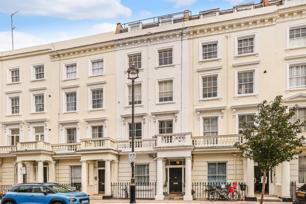 Apartment in London - More