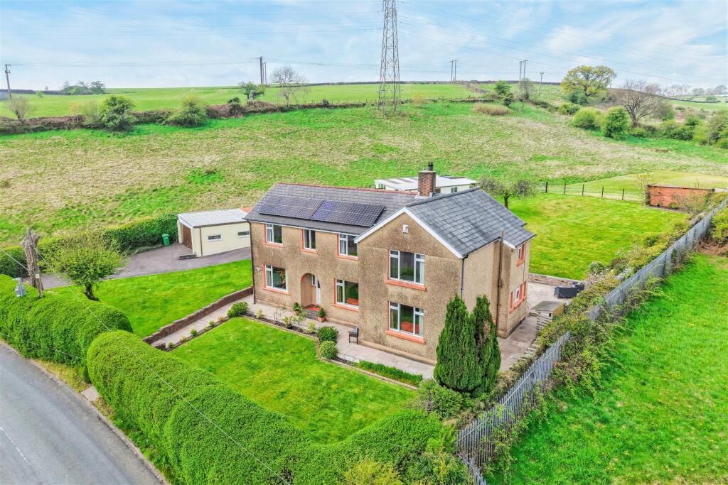 5-bed other on Penrhiwceiber Farm, Llanwonno Road Mountain Ash, CF45 3EJ, £685,000