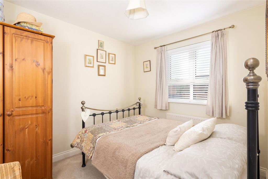 Surtees Way, Towcester, Northamptonshire, NN12 photo 4