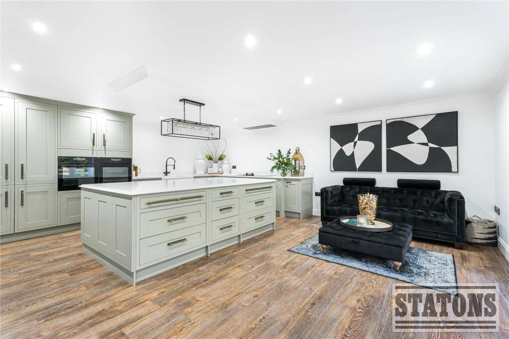House in Enfield - View 5