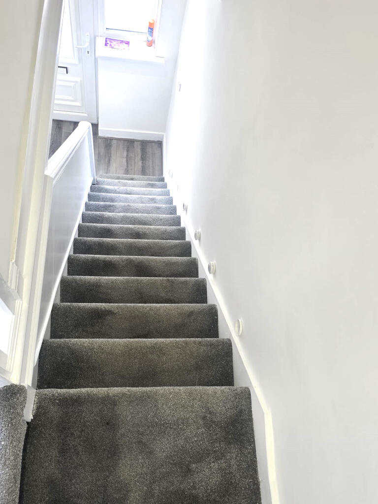 House in London - View 2