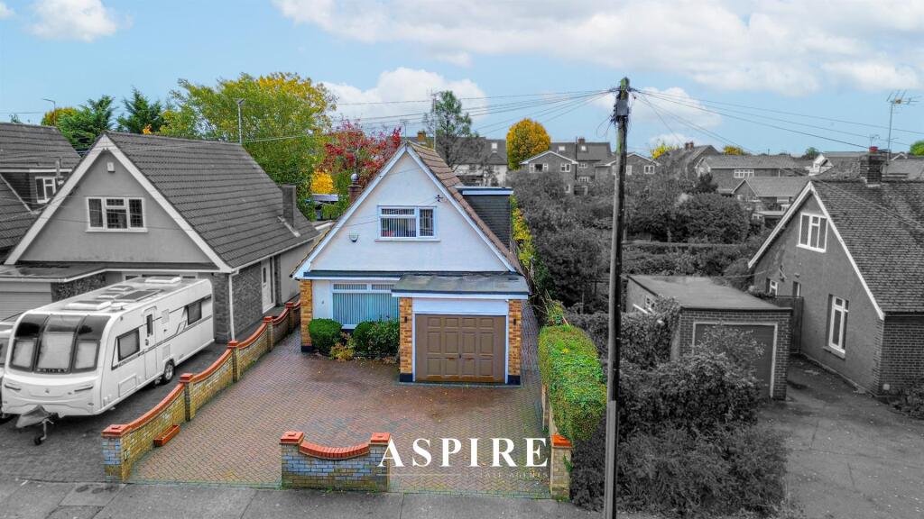 3-bed detached on Grasmere Road, Benfleet, £450,000