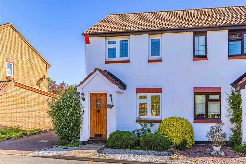 Main image of property: Pinewood Close, Borehamwood, Hertfordshire, WD6