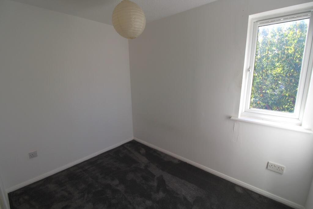 Apartment in Romford - View 3