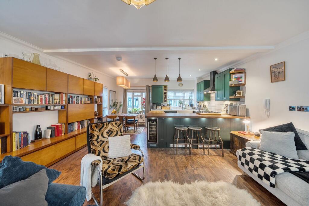 Main image of property: Nottingham Court, Covent Garden, London, WC2H