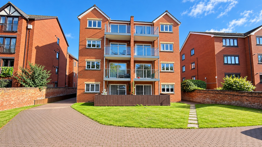 Main image of property: Flat 11, 20 Park Avenue, Southport, Merseyside, PR9 9LT