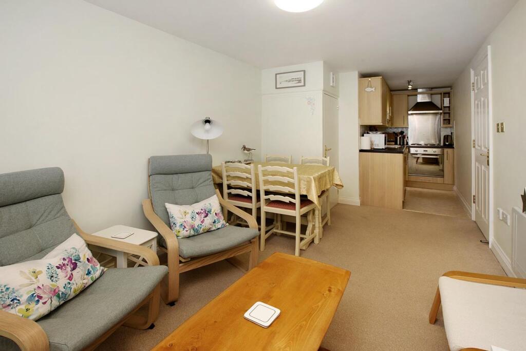 Apartment in Teignbridge, Teignmouth - More