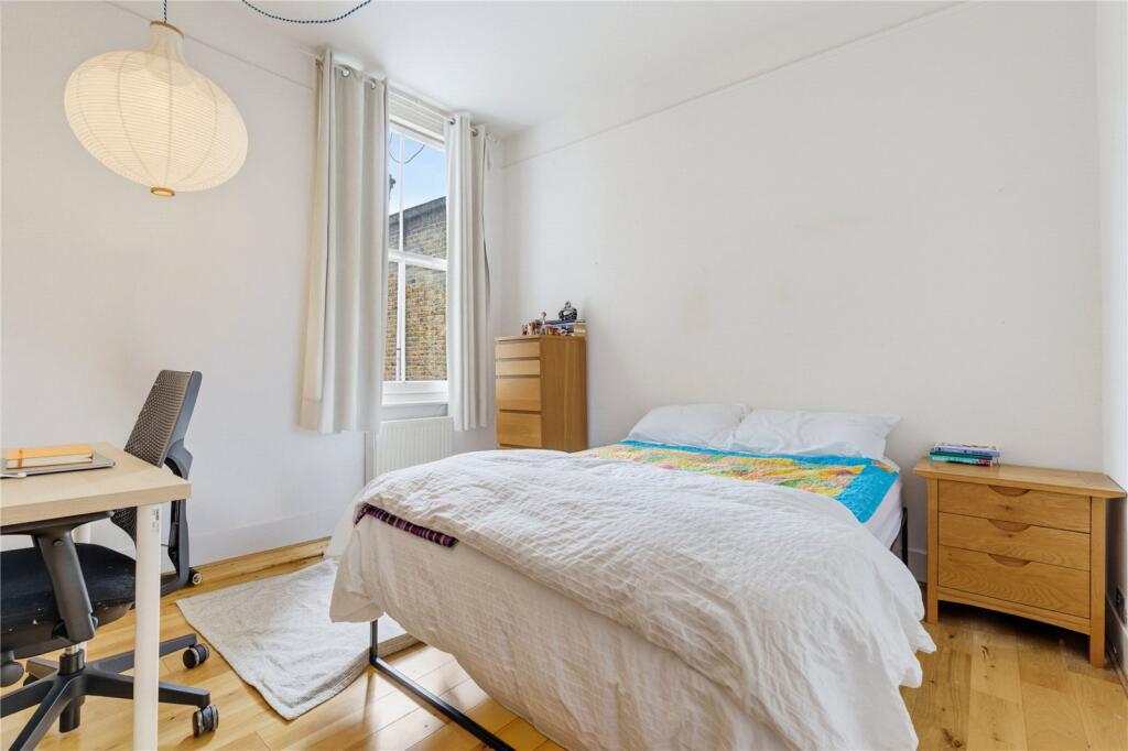 Apartment in London - View 4