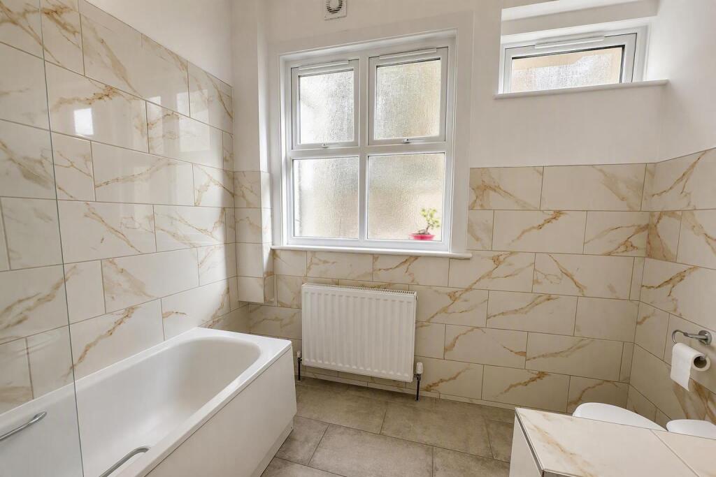 House in Croydon - View 5
