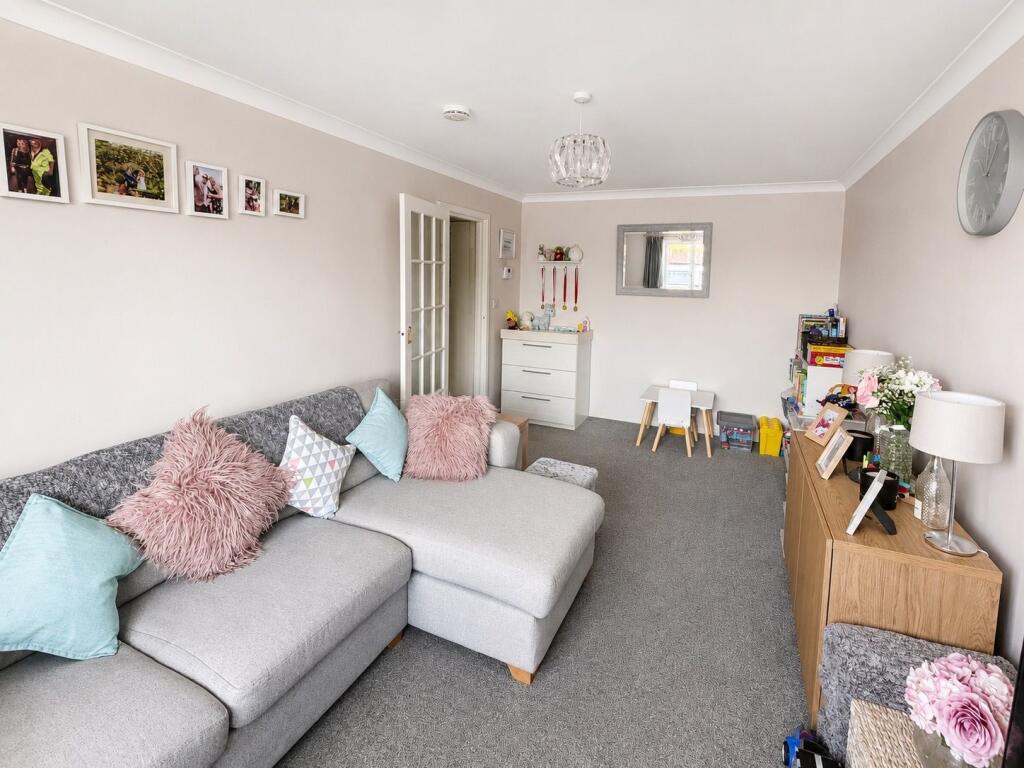 Apartment in Adur, West Sussex - View 5