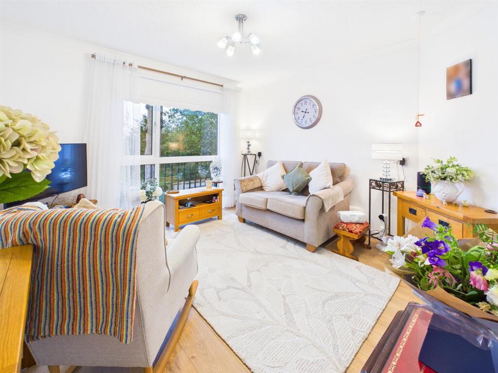 Apartment in Cardiff - View 5