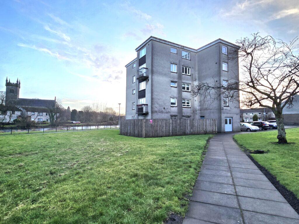 Main image of property: 43/2 Thomas Street, Alexandria, G83 0ST