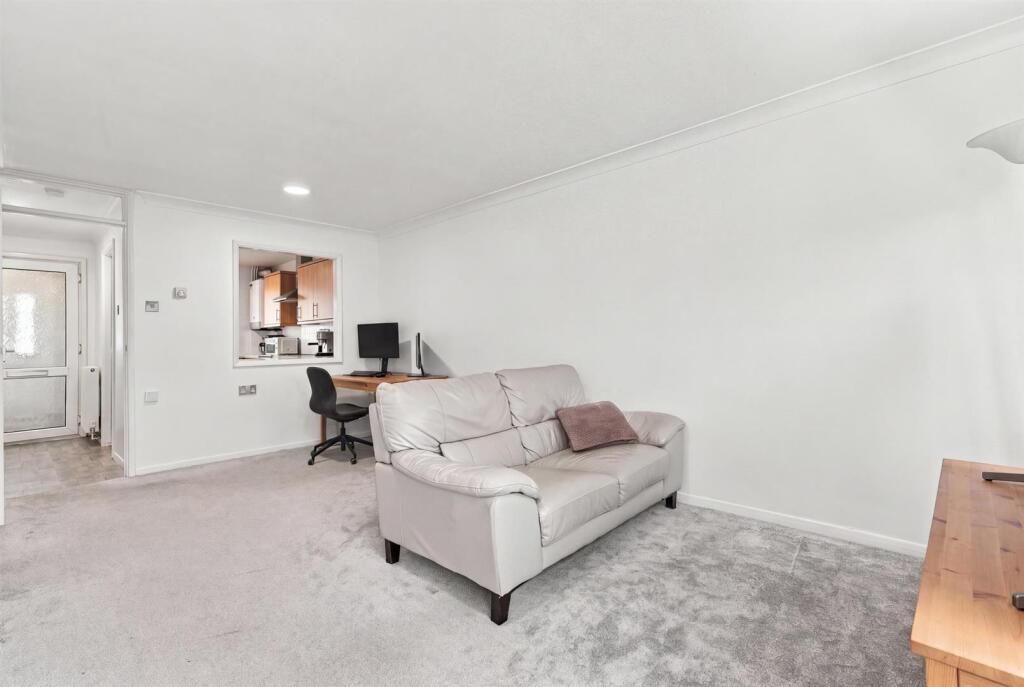 House in Southend-on-Sea - View 4