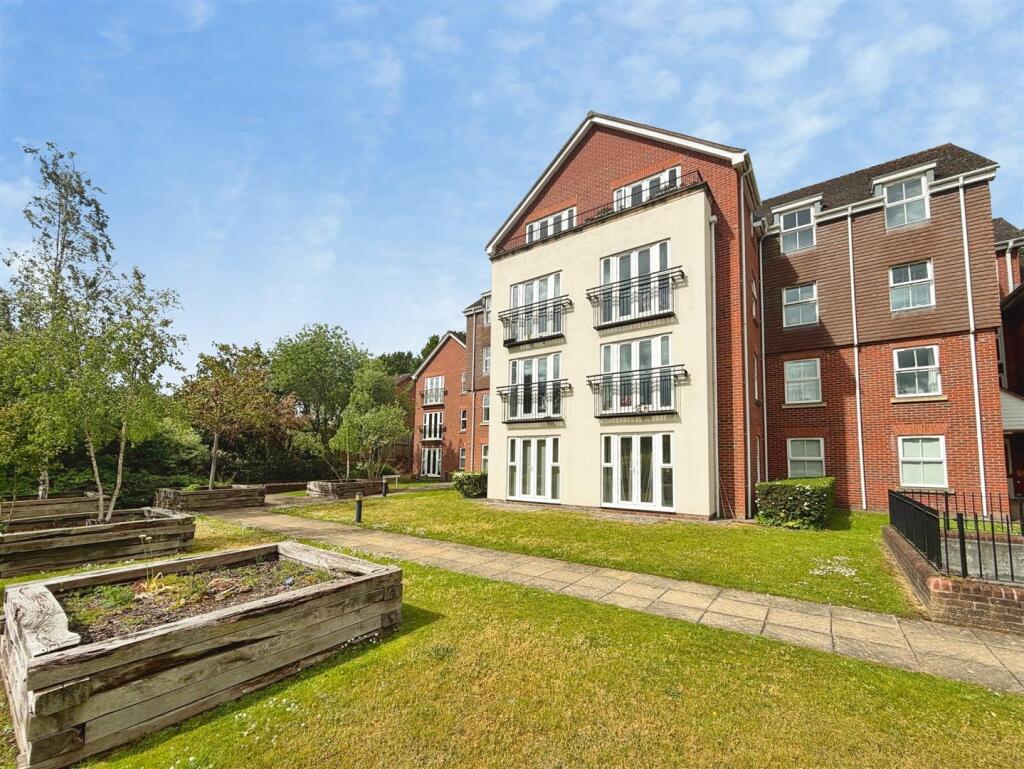 Main image of property: Birch Meadow Close, Warwick