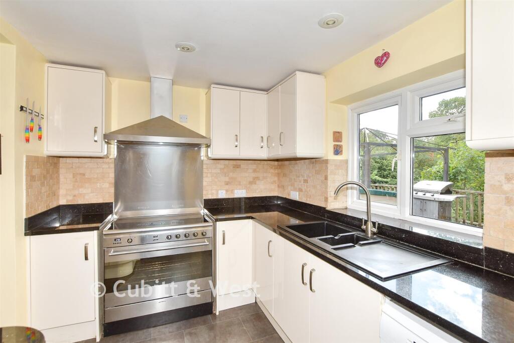 House in Redhill, Earlswood - View 4