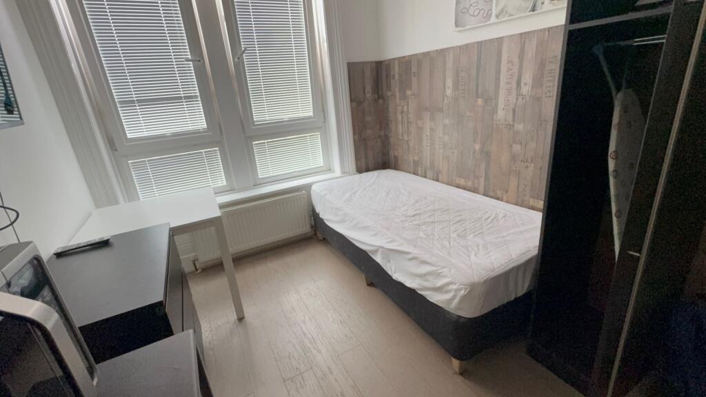Apartment in London - View 2