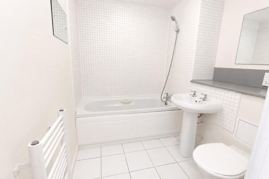 Apartment in Leeds - More