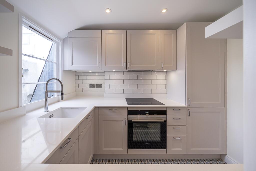 Apartment in London - View 5
