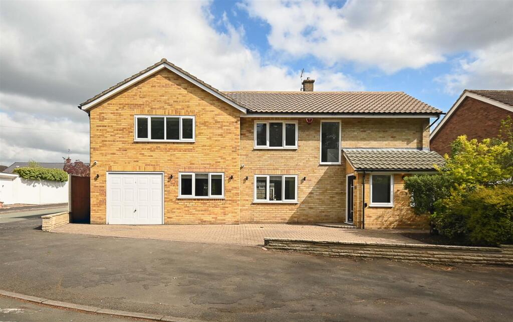 4-bed detached on Captains Lane, Barton under Needwood, DE13, £585,000