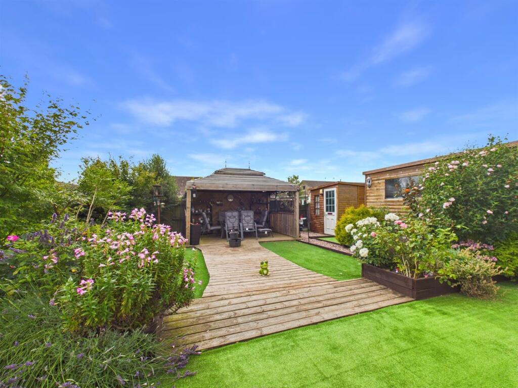Winchester Drive, Mablethorpe photo 2