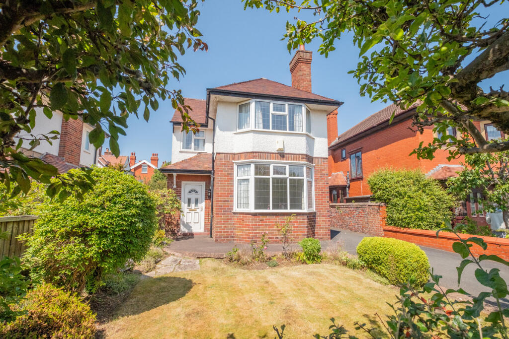 3-bed detached on Mayfield Road, Lytham St Annes, FY8, £375,000