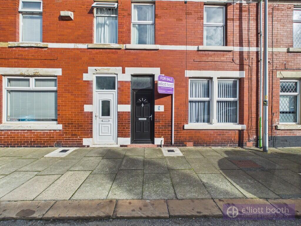 3-bed terraced on 7 Ash Street, £95,000