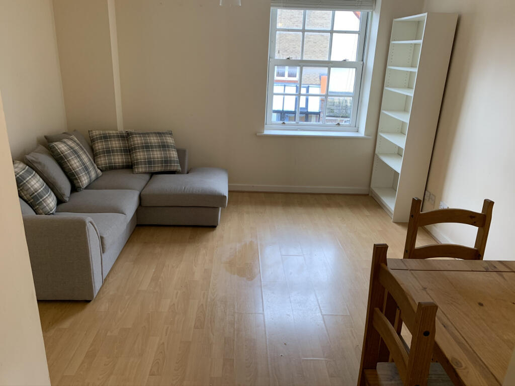 Apartment in London - More