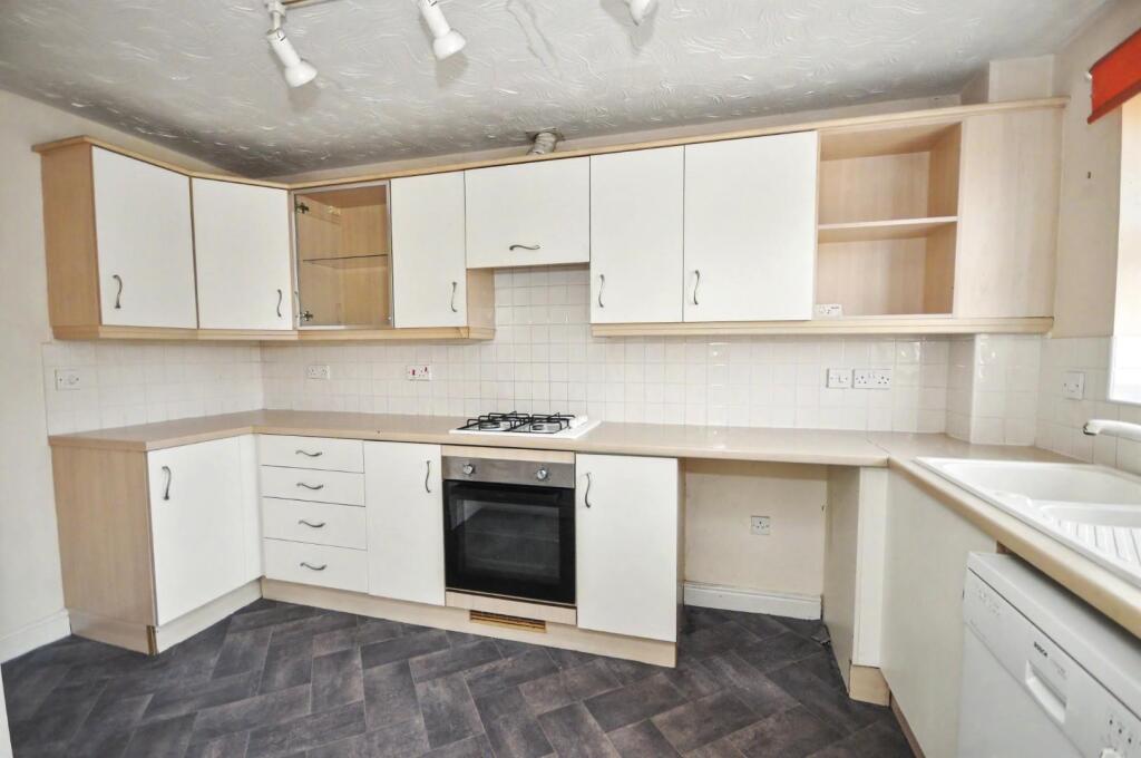 The Round, Mawsley Village, Kettering - View 4