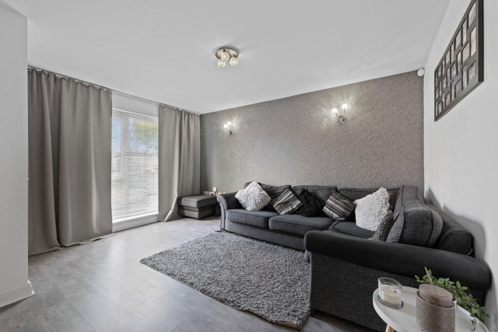 House in Barnsley, Stairfoot - View 3