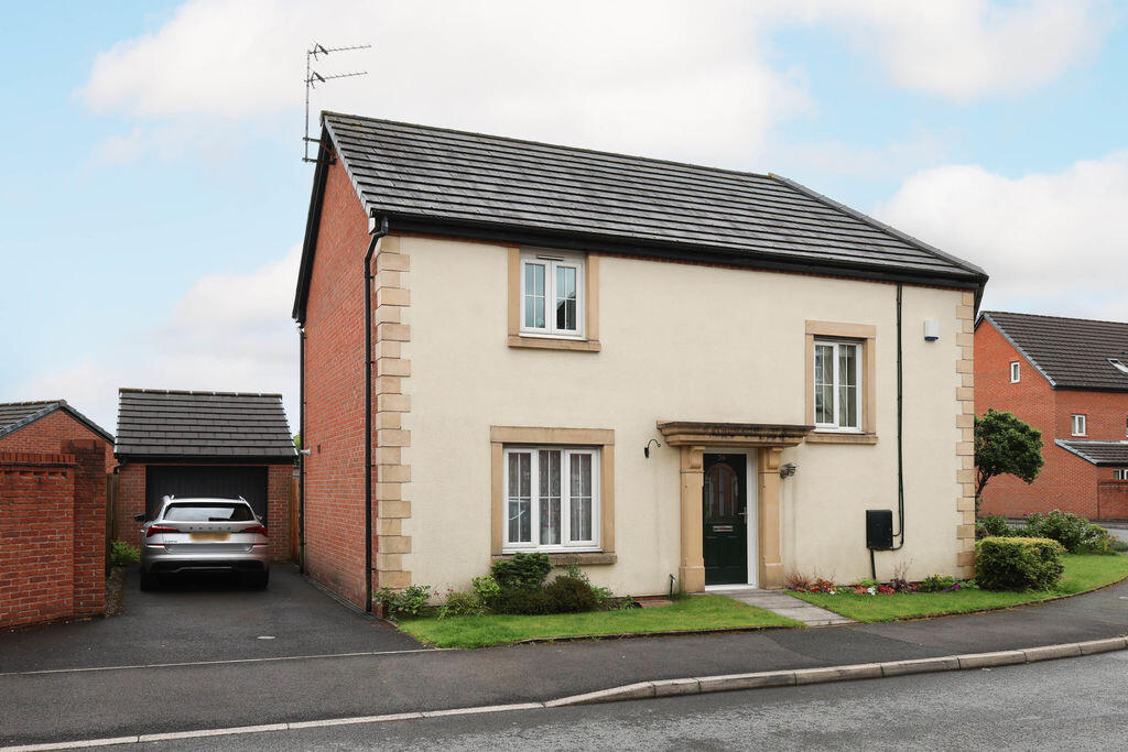 4-bed detached on Newbold Hall Drive, Rochdale, £400,000