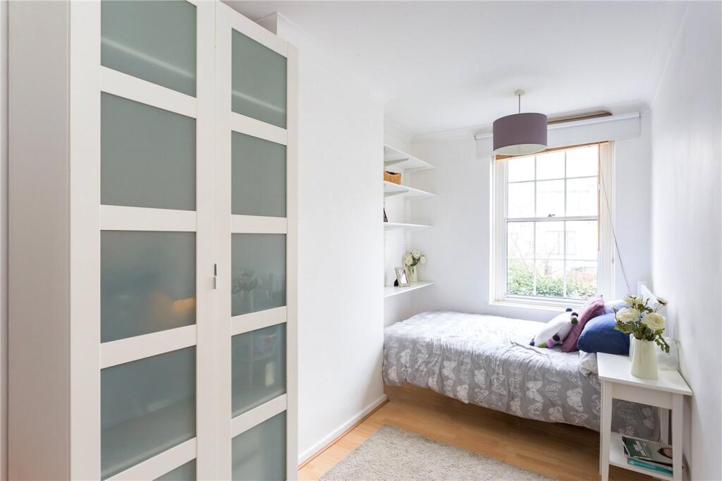 Apartment in London, Caledonian Estate, Barnsbury - More