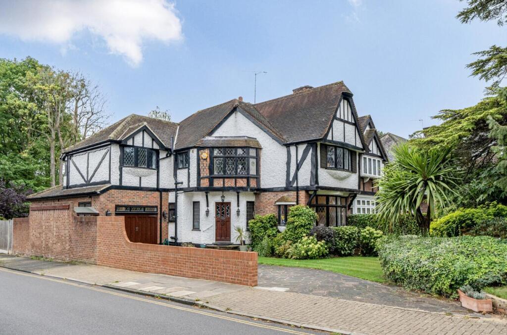 5-bed house on Canons Drive, Edgware, HA8, £1,350,000