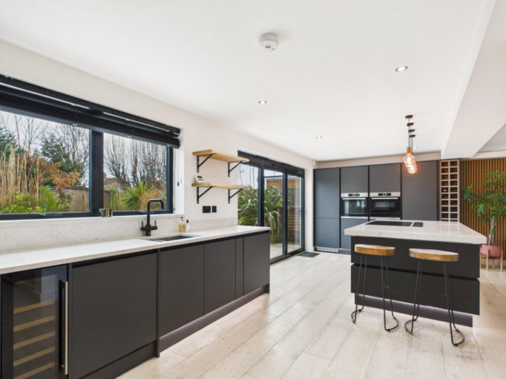 House in East Suffolk, Lowestoft - More