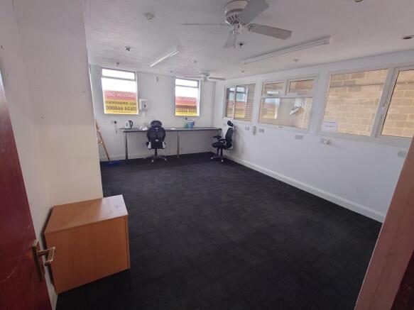 Photo 19. Office.