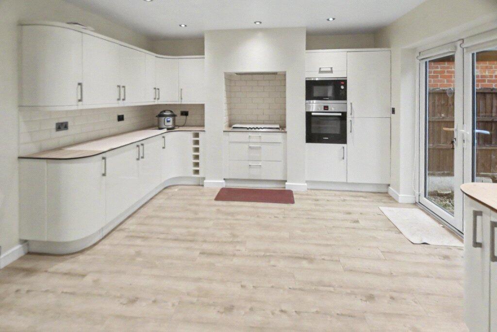 House in Leeds, Upper Armley, Farnley - View 3