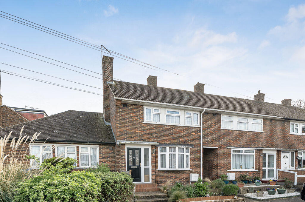 Main image of property: Ravel Gardens, South Ockendon