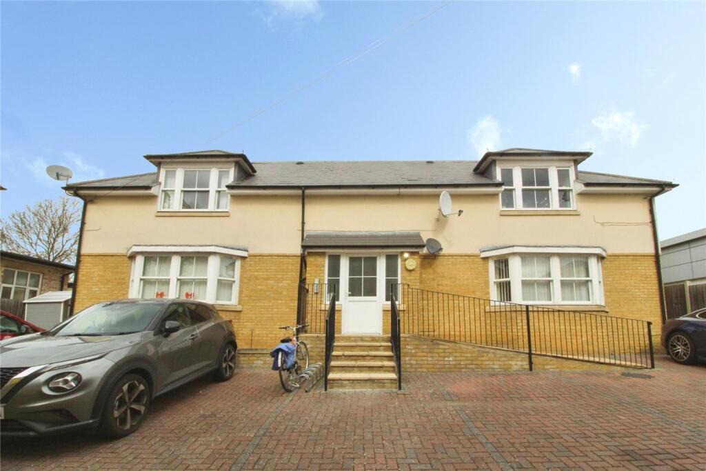 Main image of property: High Street, Hornchurch, RM11